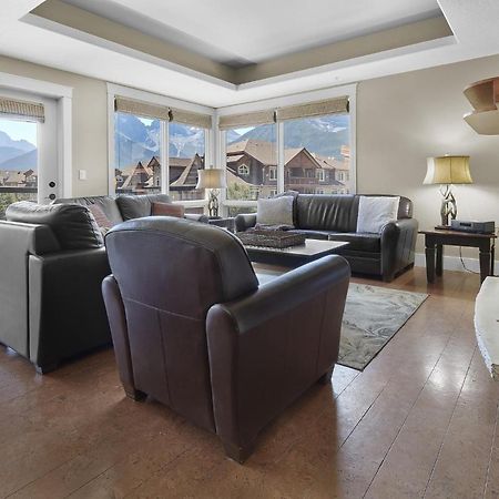 Sunset Ridge - Luxurious Corner Condo - Spectacular Mt Views With Open Pool! Canmore Buitenkant foto