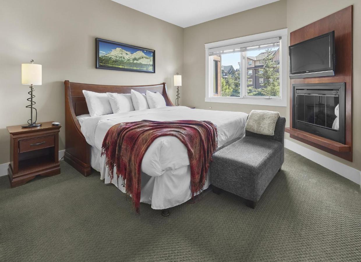 Sunset Ridge - Luxurious Corner Condo - Spectacular Mt Views With Open Pool! Canmore Buitenkant foto